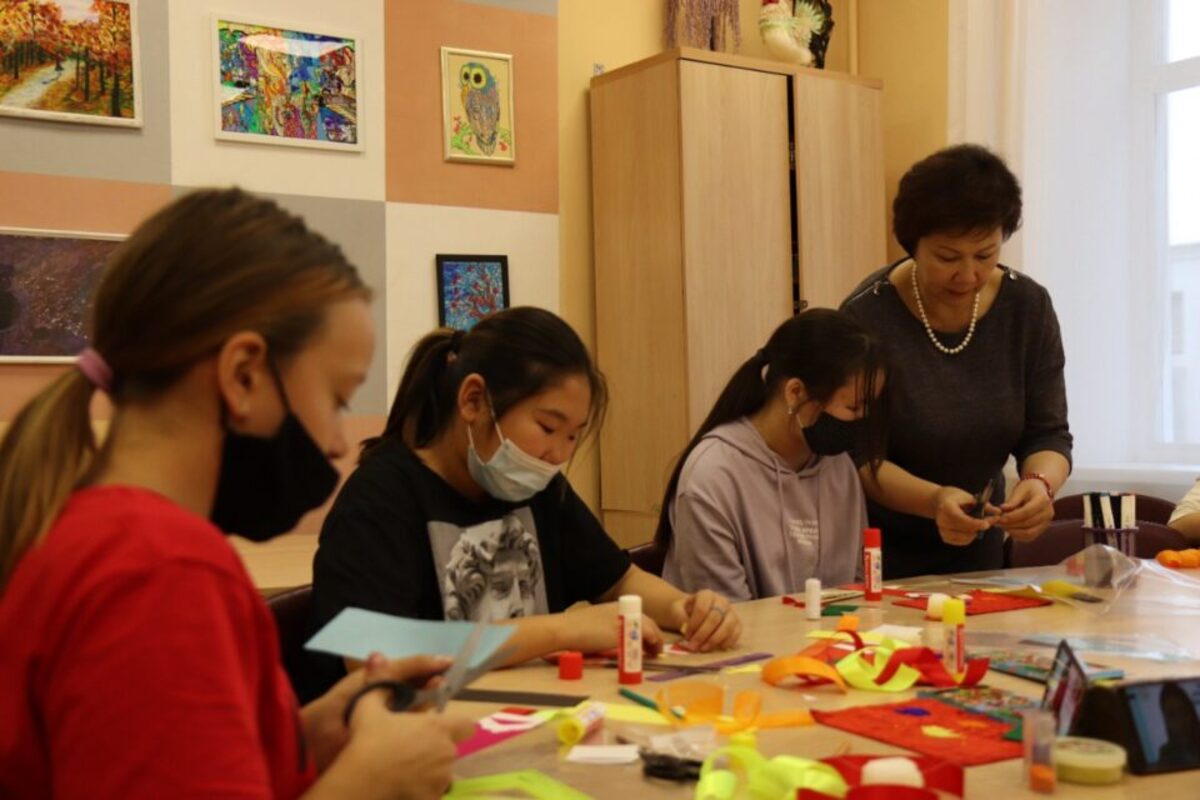 В Якутии для детей провели мастер-классы по изучению орнаментов КМНС