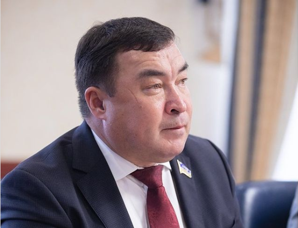 Александр Новьюхов вступил в должность сенатора Совета Федерации  от ХМАО