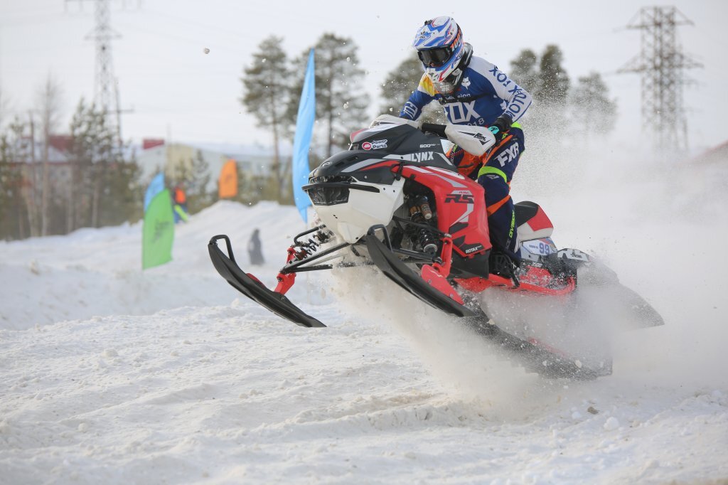 В Муравленко прогремел традиционный снегоходный марафон «Тутан лор»