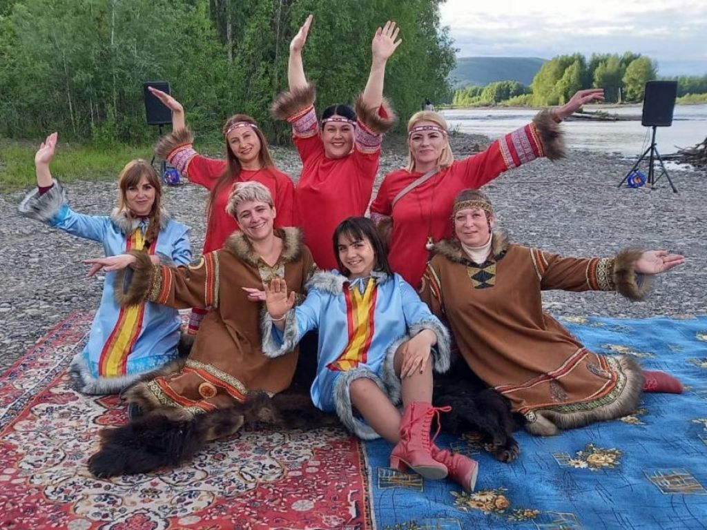 Фольклорный летний праздник «Шахадьибэ» провели в Сеймчане на Колыме