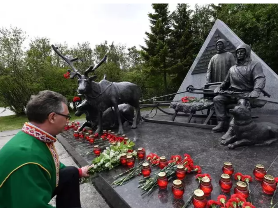«Свеча памяти» у памятника оленетранспортным батальонам