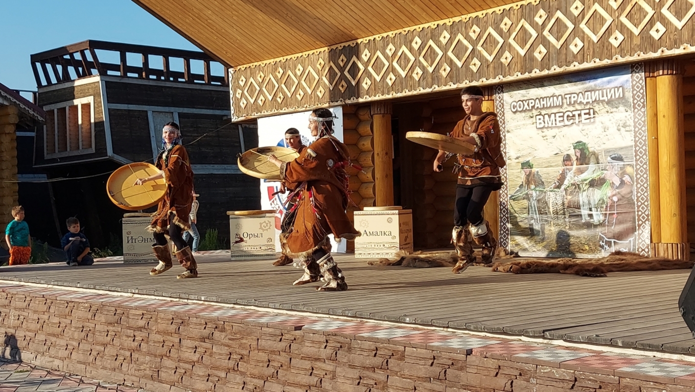 Родовые мелодии и этнические напевы: праздник бубна на Камчатке