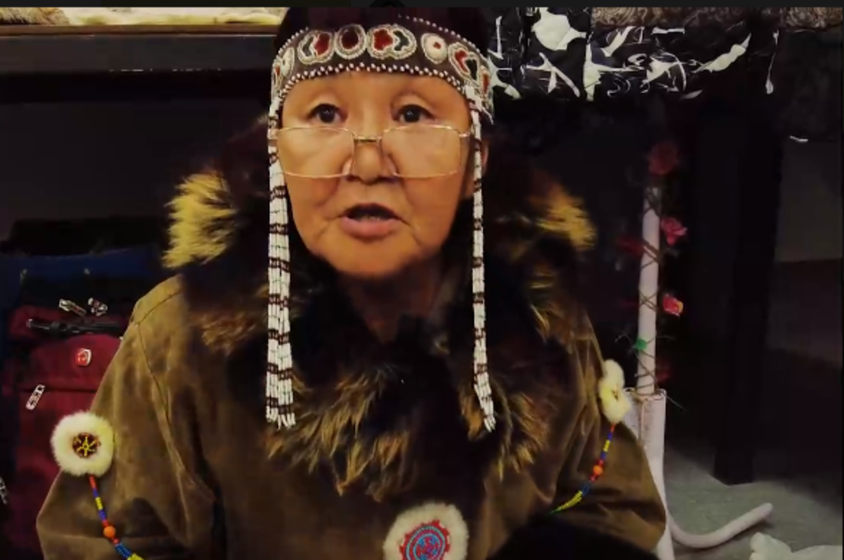 На Чукотке шьют традиционные костюмы для фильма «Хозяин Земли»