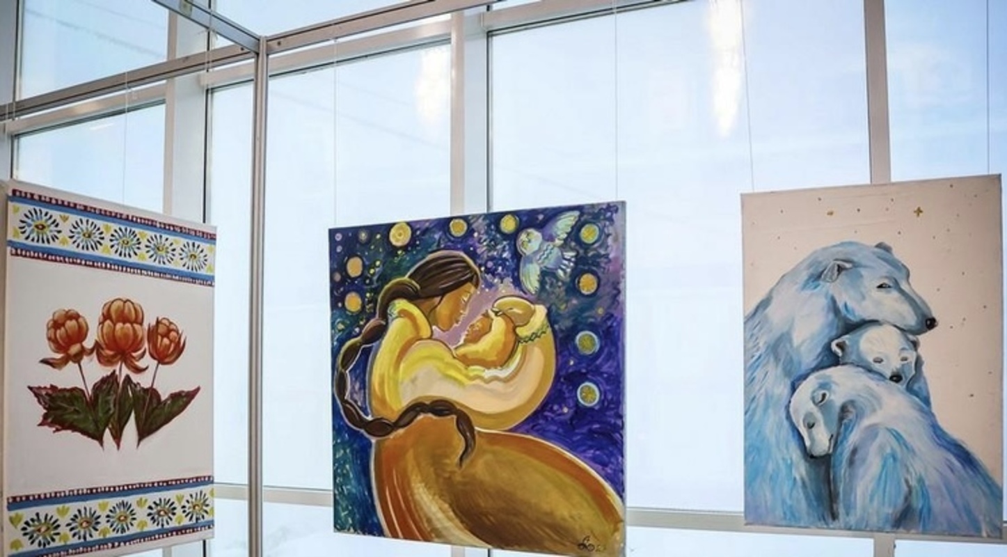 Ощищая воздух, наполняя душу: в Якутии открылась выcтавка необычных картин