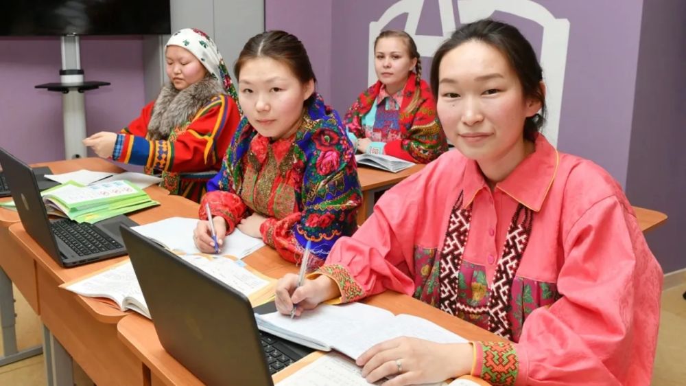 На Ямале создадут программу адаптации для молодежи КМНС