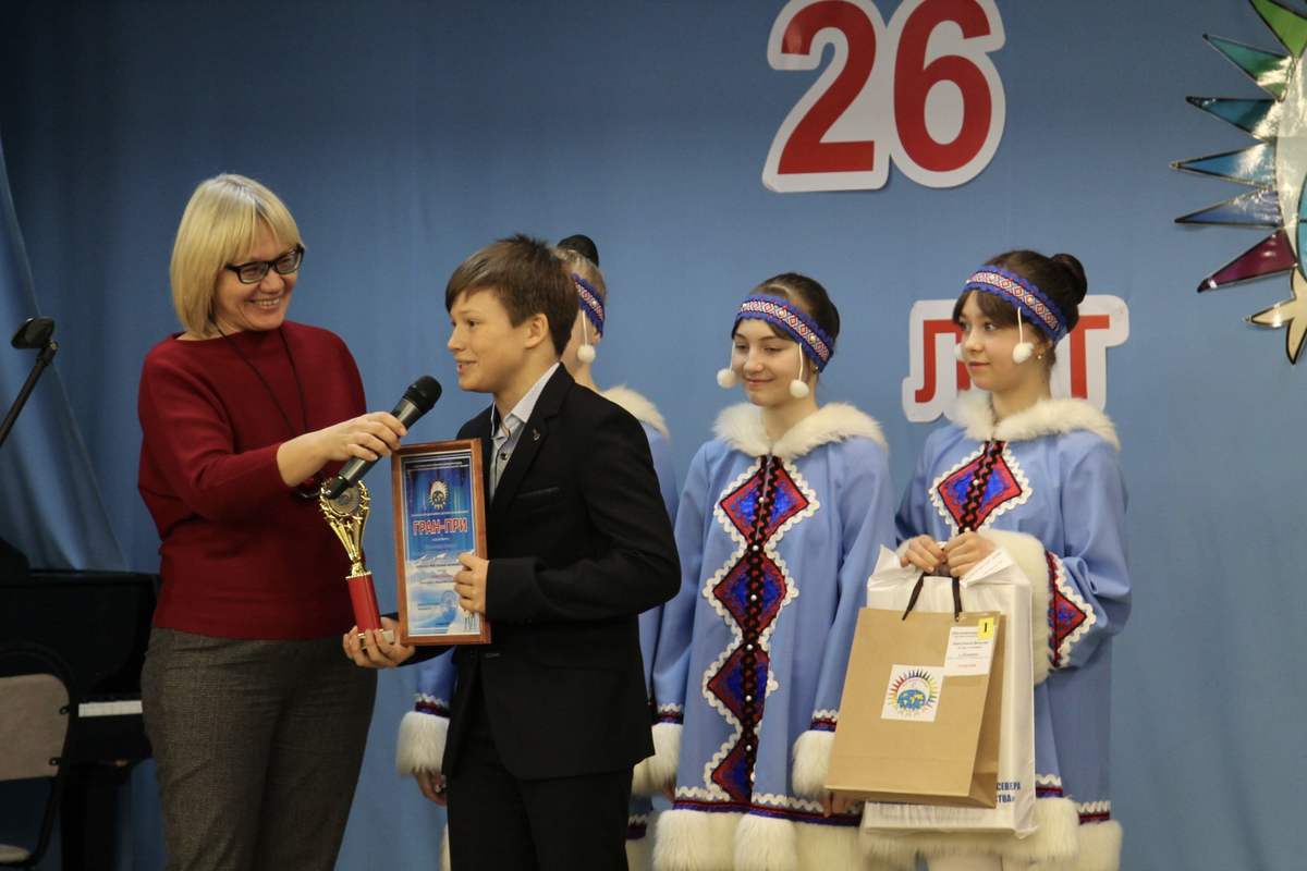 Шестиклассник из Мурмашей победил в конкурсе с рукописной книгой о саами