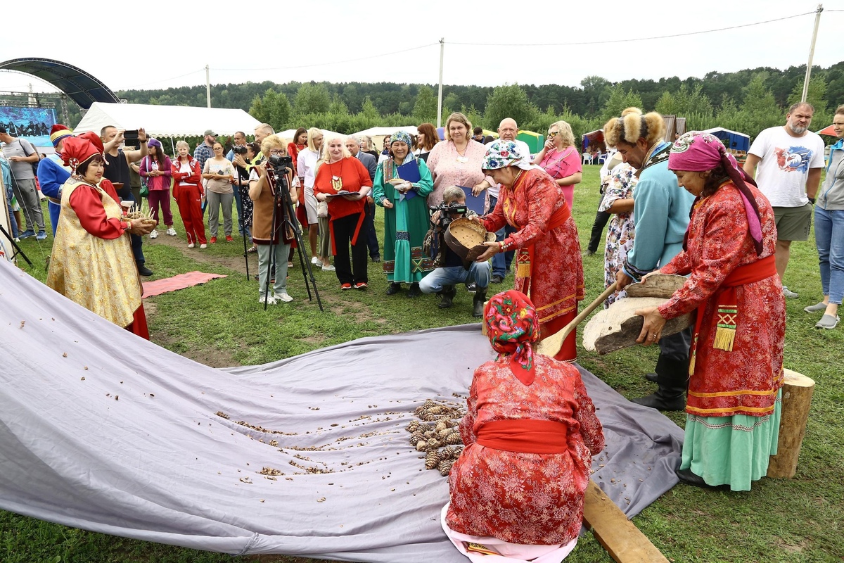В Кузбассе прошёл фестиваль культур тюркских народов «Тюльберский огонь»