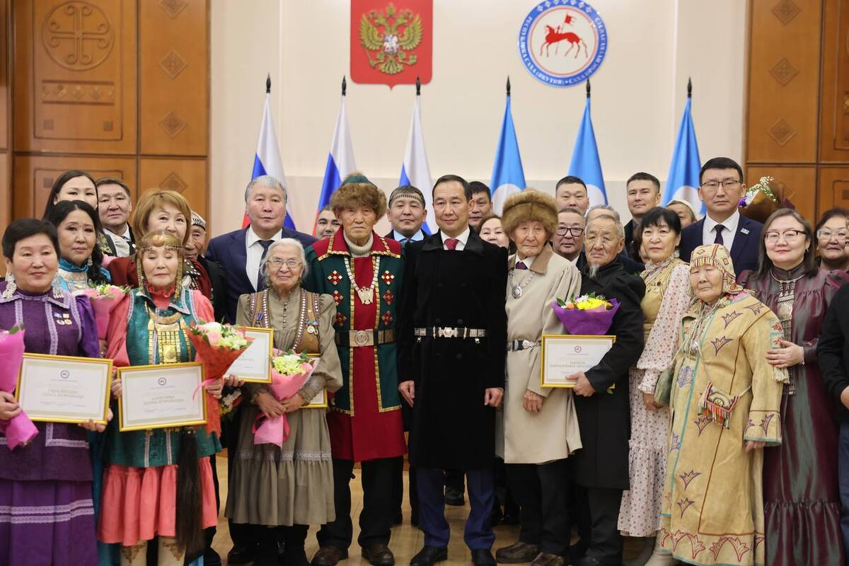 Две сказительницы народов Севера стали стипендиатами главы Якутии